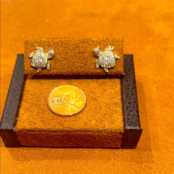 14 Kt. Gold with natural diamonds Turtle Stud Earrings NWT